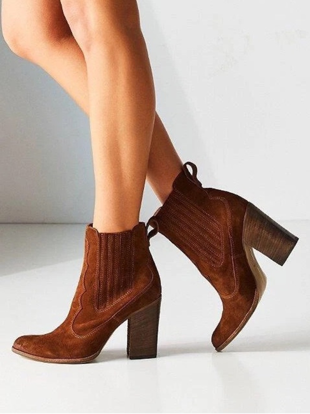 Dolce Vita Conway Boots in Brown Suede